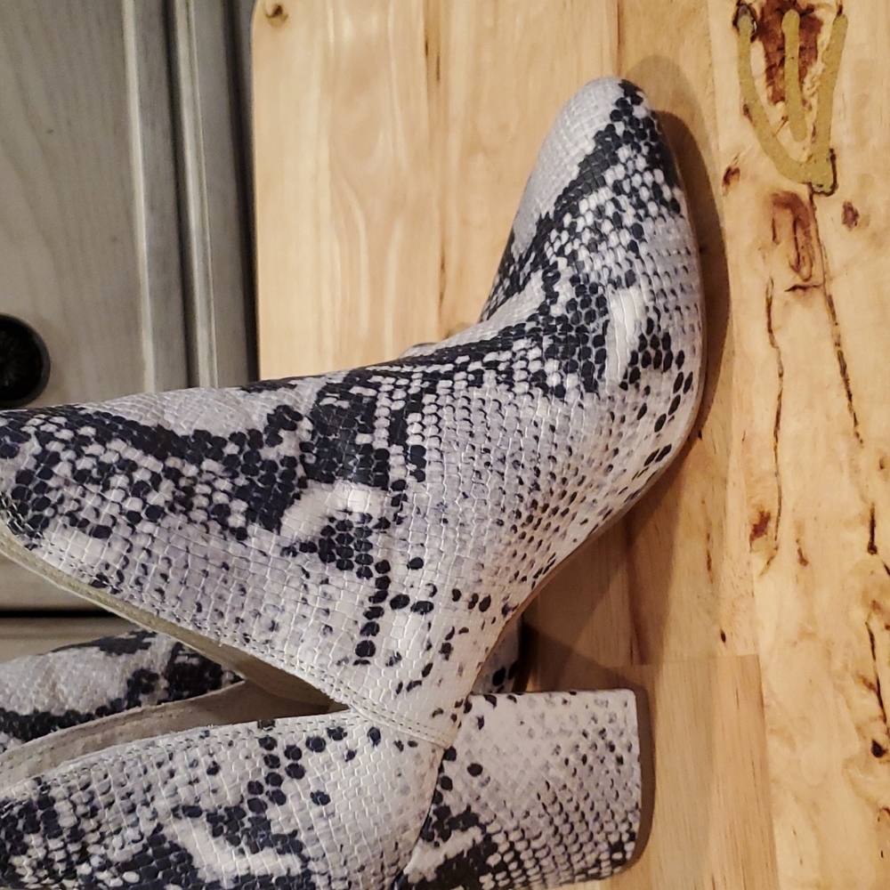 Booties - Picture 4 of 5